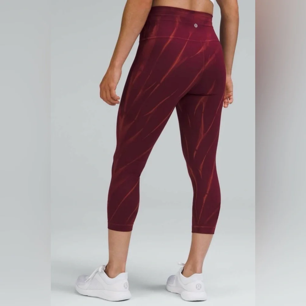 Lululemon Wunder Train Maroon Cropped Leggings Activewear Comfort Casual Pilates